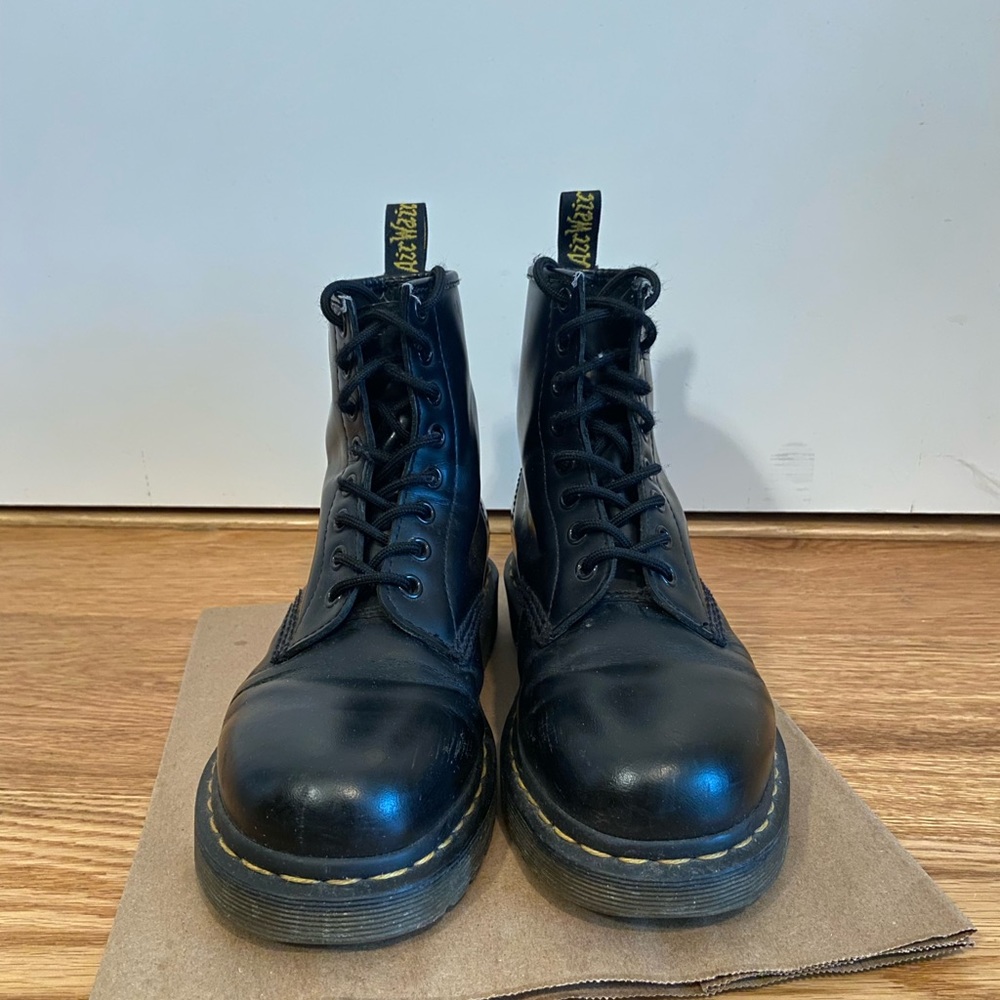 Dr. Martens 8-hole Leather Boots